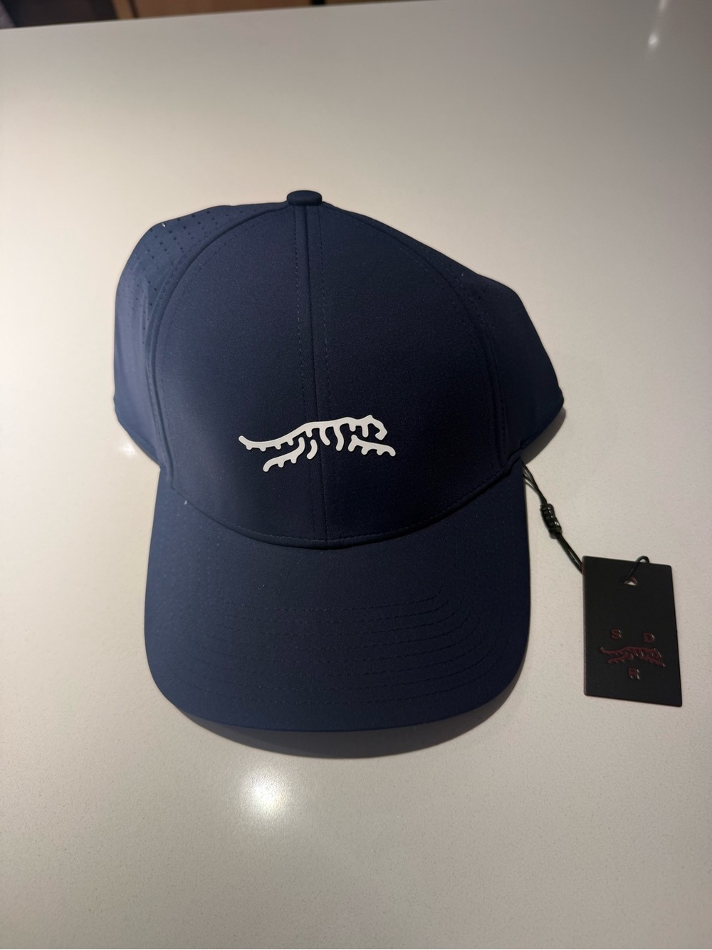 NWT Sun Day Red Icon Performance Flatbill Hat II in Navy - Picture 4 of 6